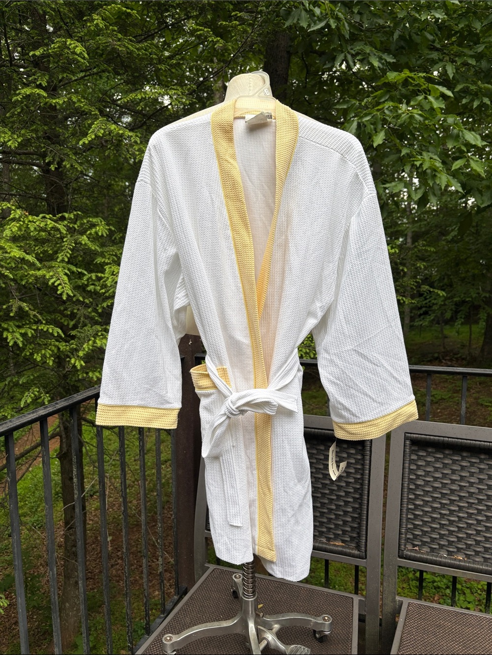 NWT Hamilton White Waffle Robe with Pale Yellow Trim white belt sz PL